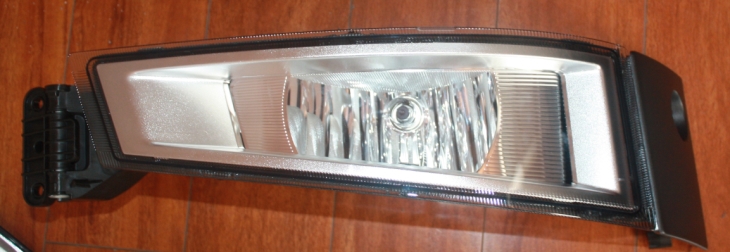 VOLVO 21221151 NOVO FH IN FM MEGLO SVETILKA ENO ŽARNICO RH